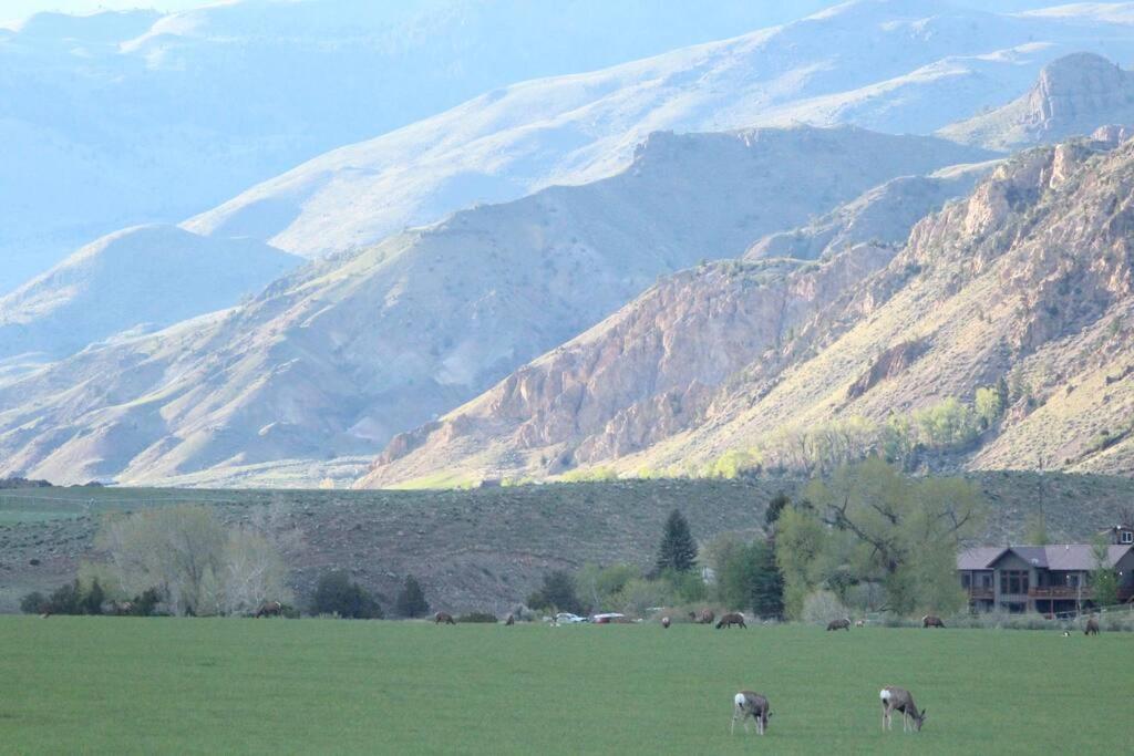Bison Lodge - Lg Home - 2 Bedrooms - Less Than 5 Miles To Yellowstone North Entrance, Sleeps Up To 8 Gardiner Exteriér fotografie
