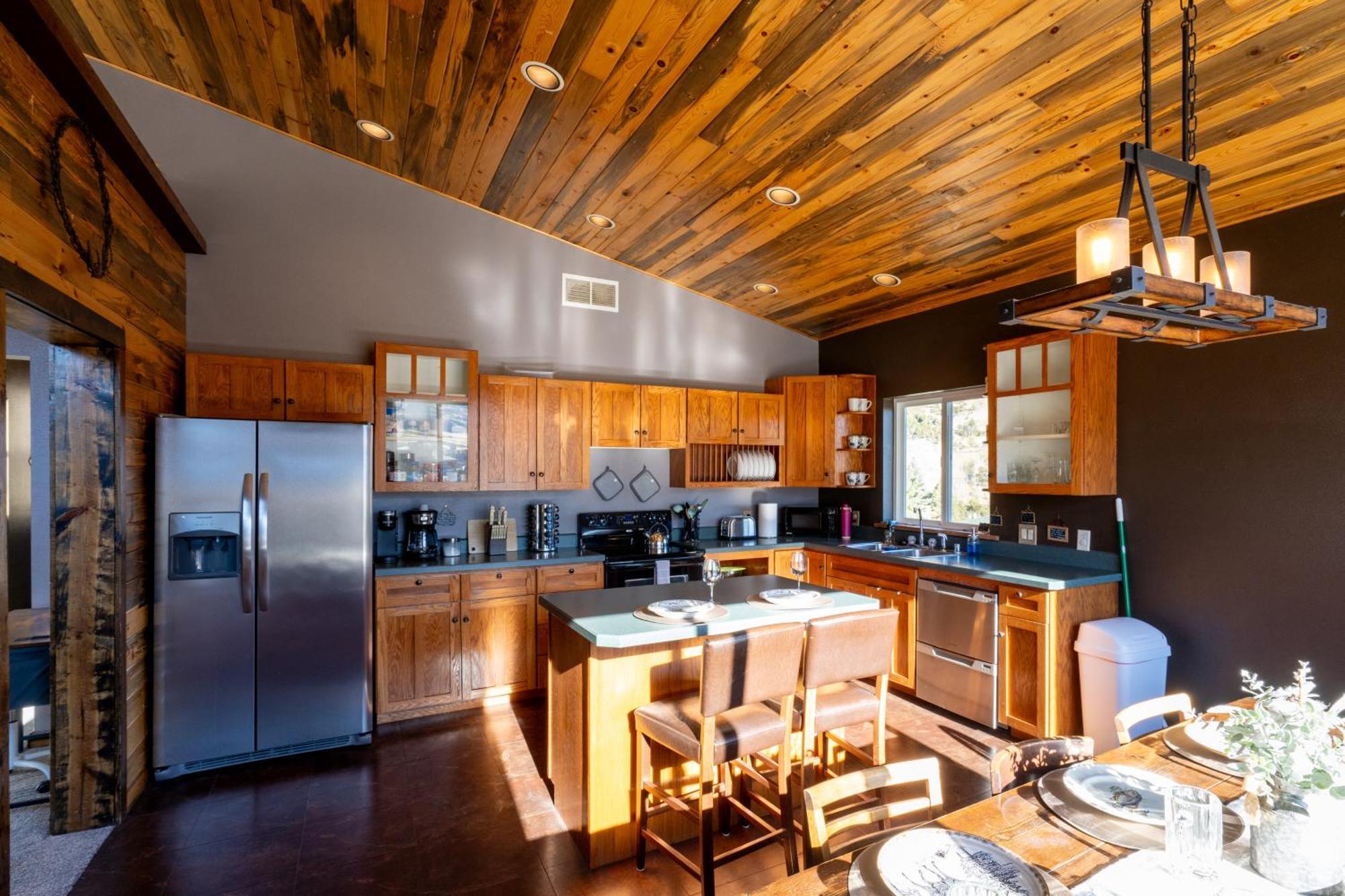 Bison Lodge - Lg Home - 2 Bedrooms - Less Than 5 Miles To Yellowstone North Entrance, Sleeps Up To 8 Gardiner Exteriér fotografie
