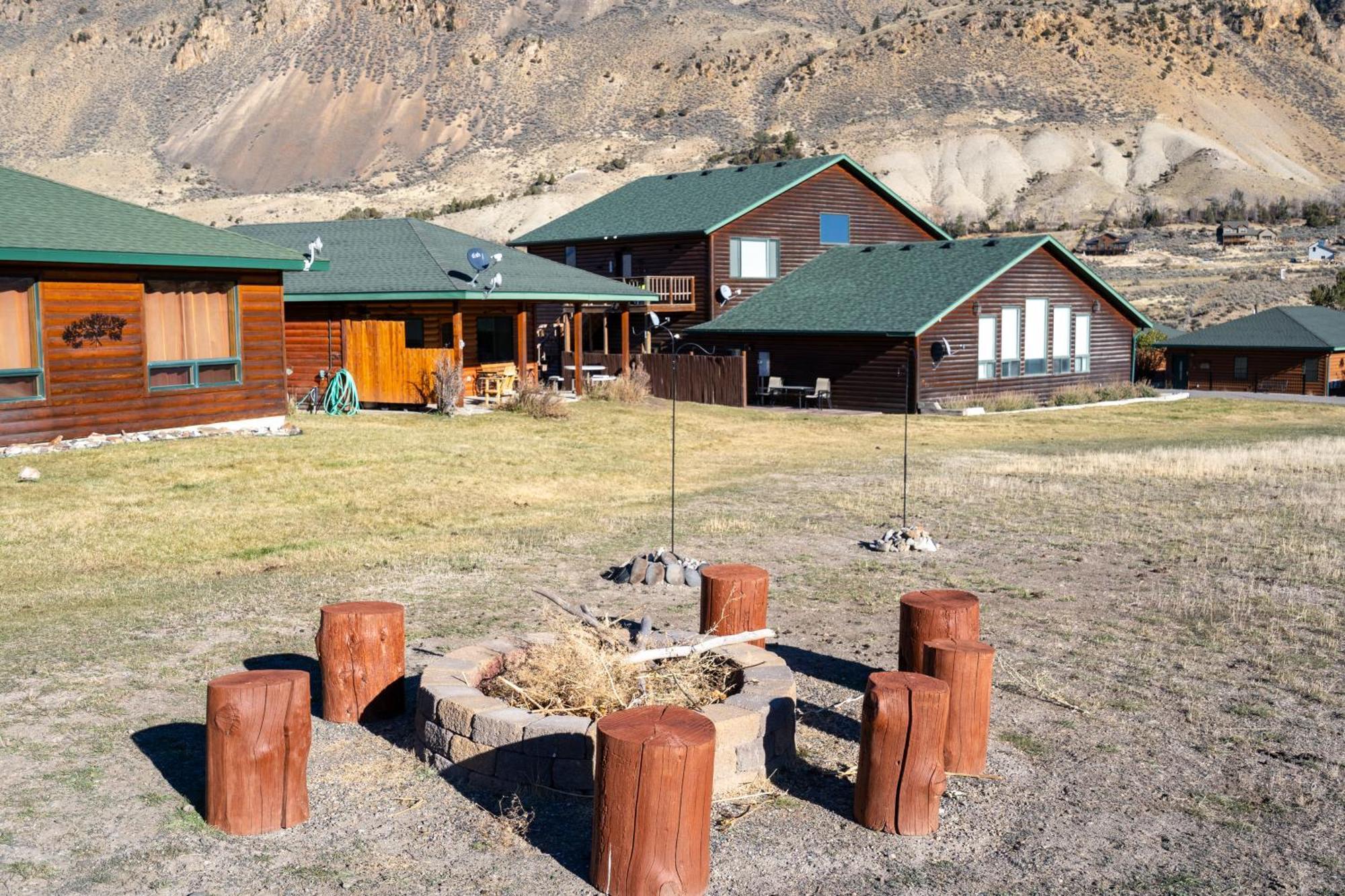 Bison Lodge - Lg Home - 2 Bedrooms - Less Than 5 Miles To Yellowstone North Entrance, Sleeps Up To 8 Gardiner Exteriér fotografie