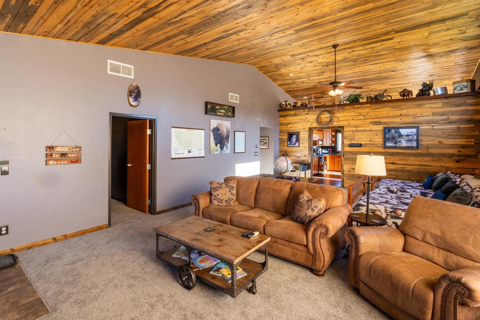 Bison Lodge - Lg Home - 2 Bedrooms - Less Than 5 Miles To Yellowstone North Entrance, Sleeps Up To 8 Gardiner Exteriér fotografie