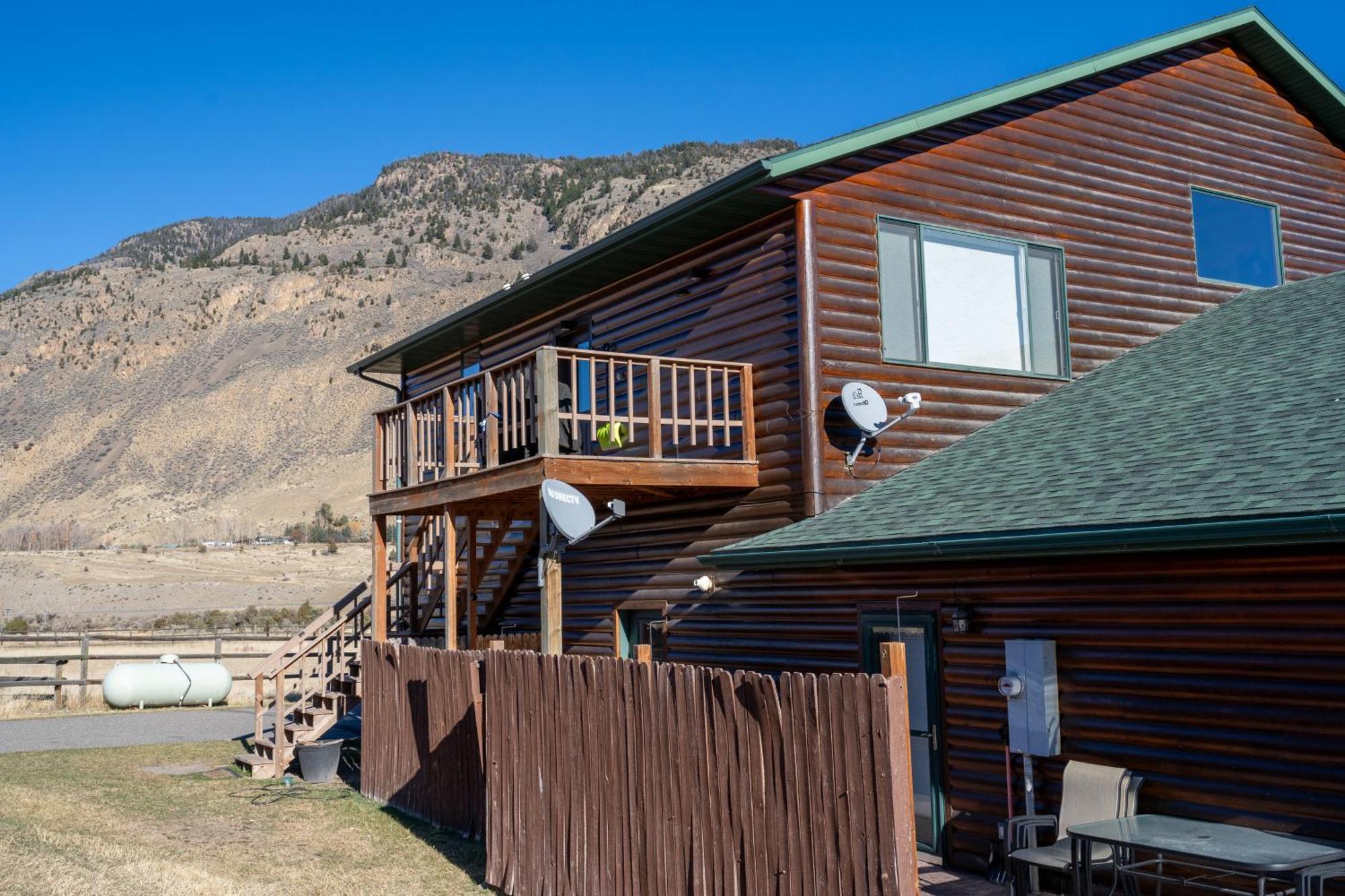 Bison Lodge - Lg Home - 2 Bedrooms - Less Than 5 Miles To Yellowstone North Entrance, Sleeps Up To 8 Gardiner Exteriér fotografie