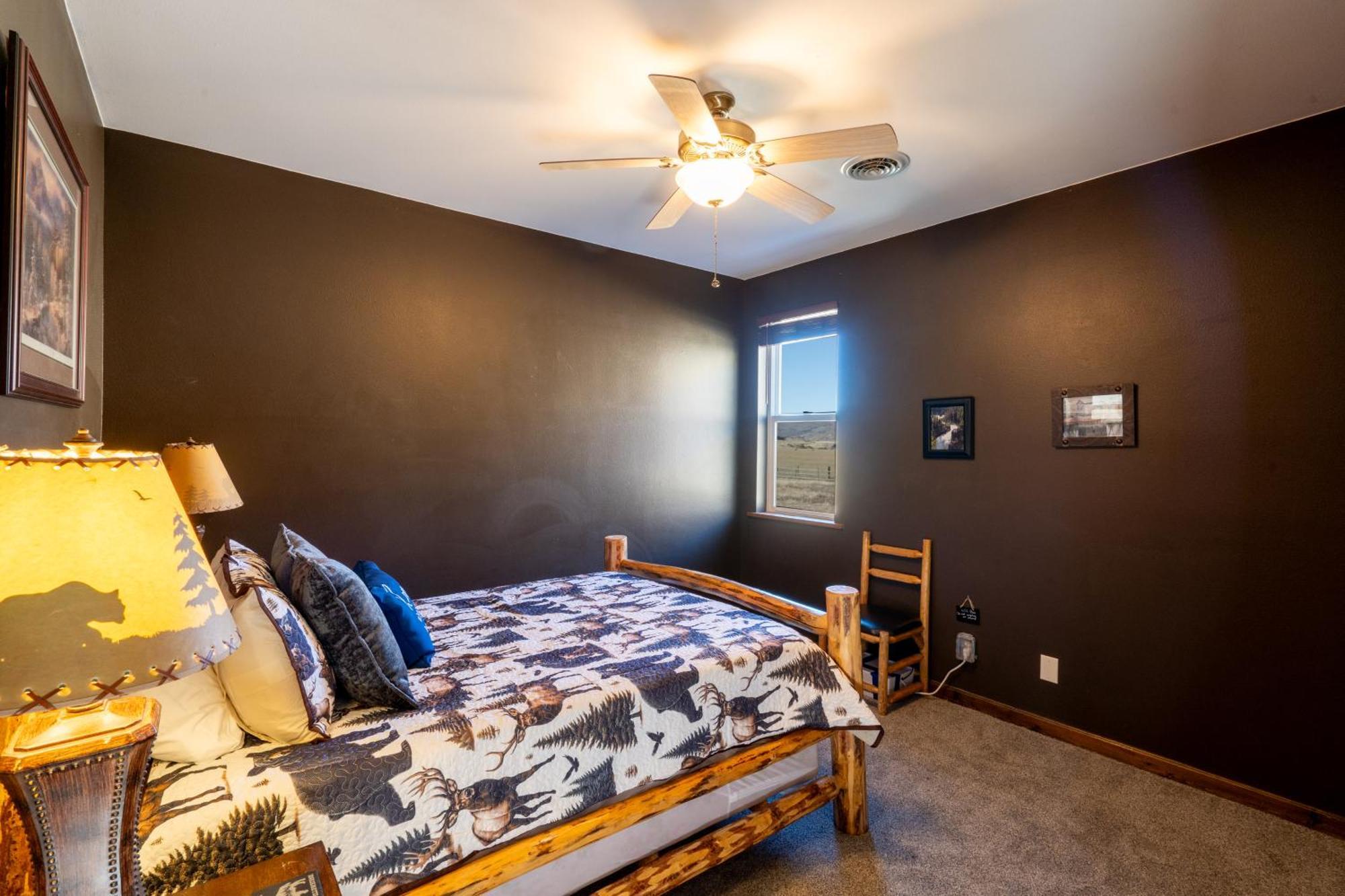 Bison Lodge - Lg Home - 2 Bedrooms - Less Than 5 Miles To Yellowstone North Entrance, Sleeps Up To 8 Gardiner Exteriér fotografie