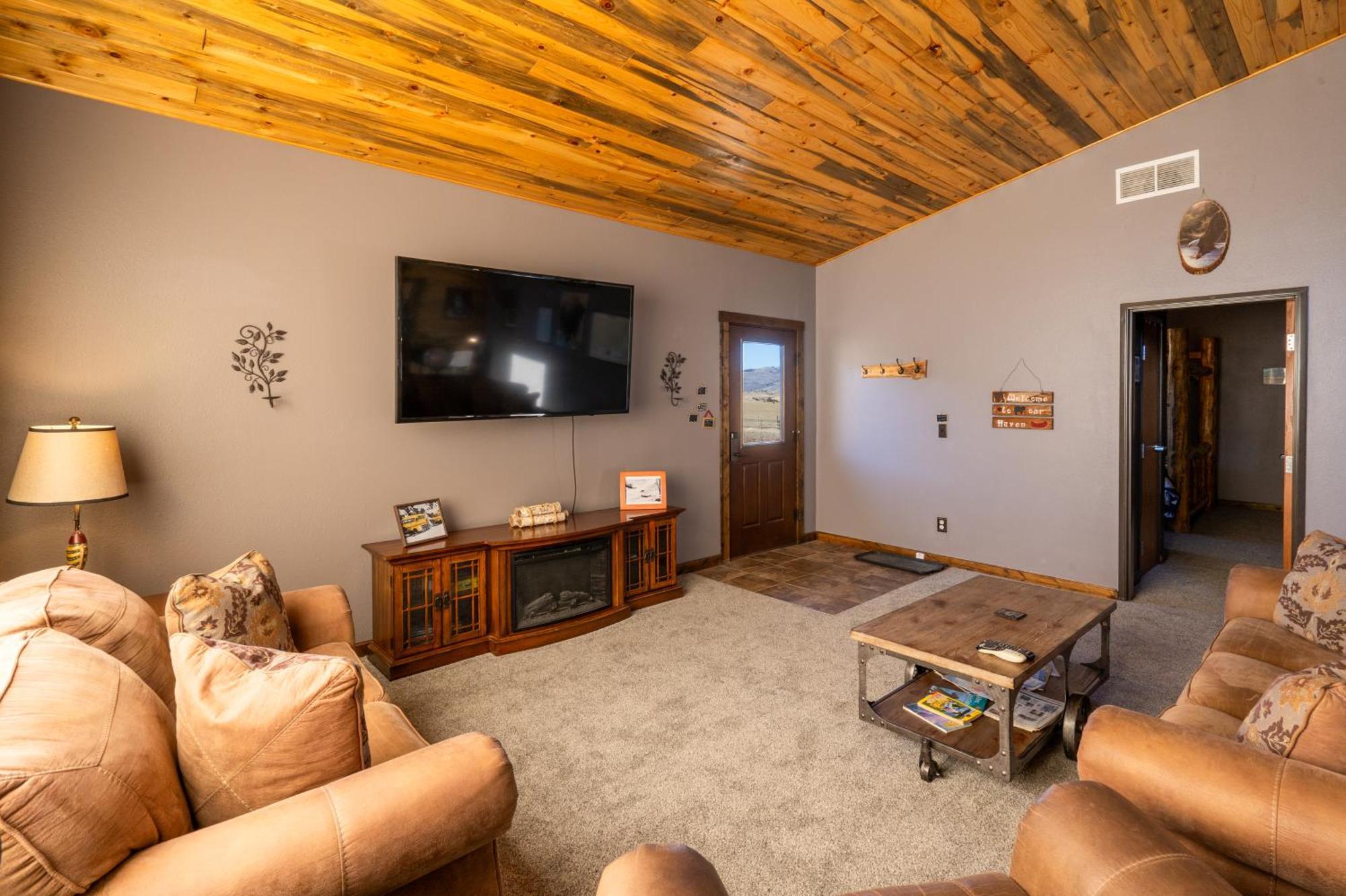 Bison Lodge - Lg Home - 2 Bedrooms - Less Than 5 Miles To Yellowstone North Entrance, Sleeps Up To 8 Gardiner Exteriér fotografie