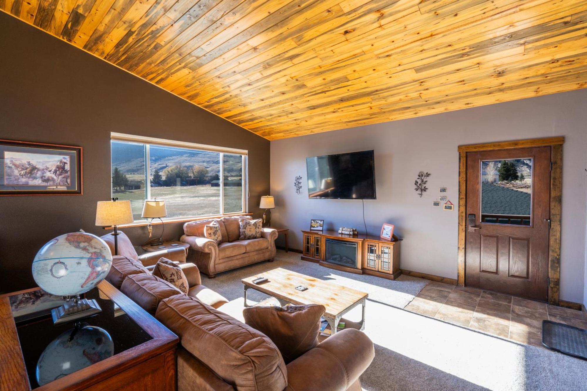 Bison Lodge - Lg Home - 2 Bedrooms - Less Than 5 Miles To Yellowstone North Entrance, Sleeps Up To 8 Gardiner Exteriér fotografie