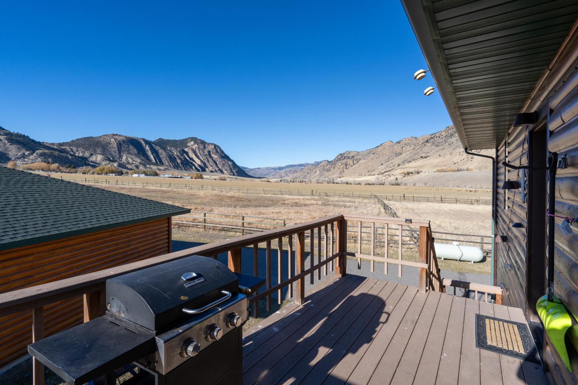 Bison Lodge - Lg Home - 2 Bedrooms - Less Than 5 Miles To Yellowstone North Entrance, Sleeps Up To 8 Gardiner Exteriér fotografie