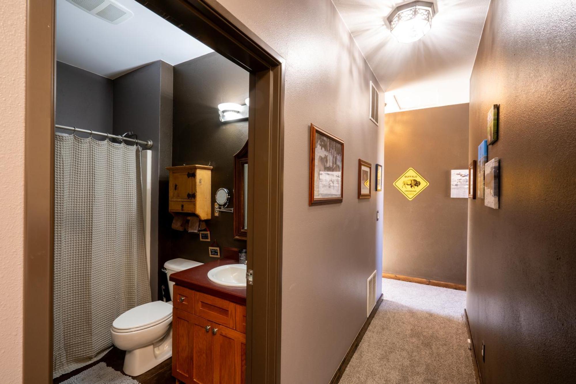 Bison Lodge - Lg Home - 2 Bedrooms - Less Than 5 Miles To Yellowstone North Entrance, Sleeps Up To 8 Gardiner Exteriér fotografie