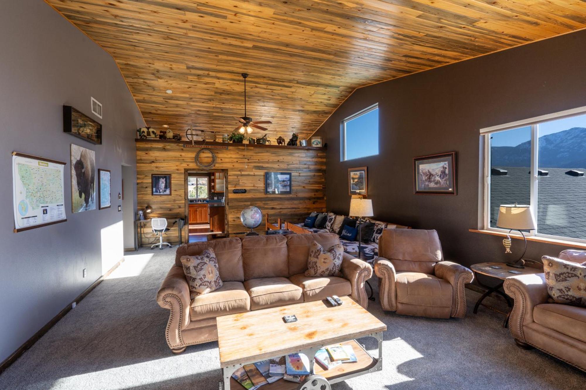Bison Lodge - Lg Home - 2 Bedrooms - Less Than 5 Miles To Yellowstone North Entrance, Sleeps Up To 8 Gardiner Exteriér fotografie