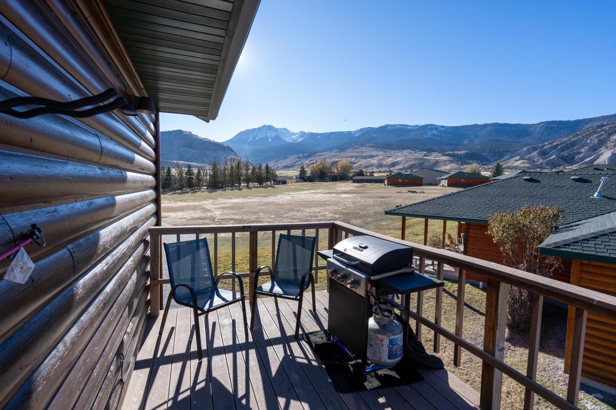 Bison Lodge - Lg Home - 2 Bedrooms - Less Than 5 Miles To Yellowstone North Entrance, Sleeps Up To 8 Gardiner Exteriér fotografie